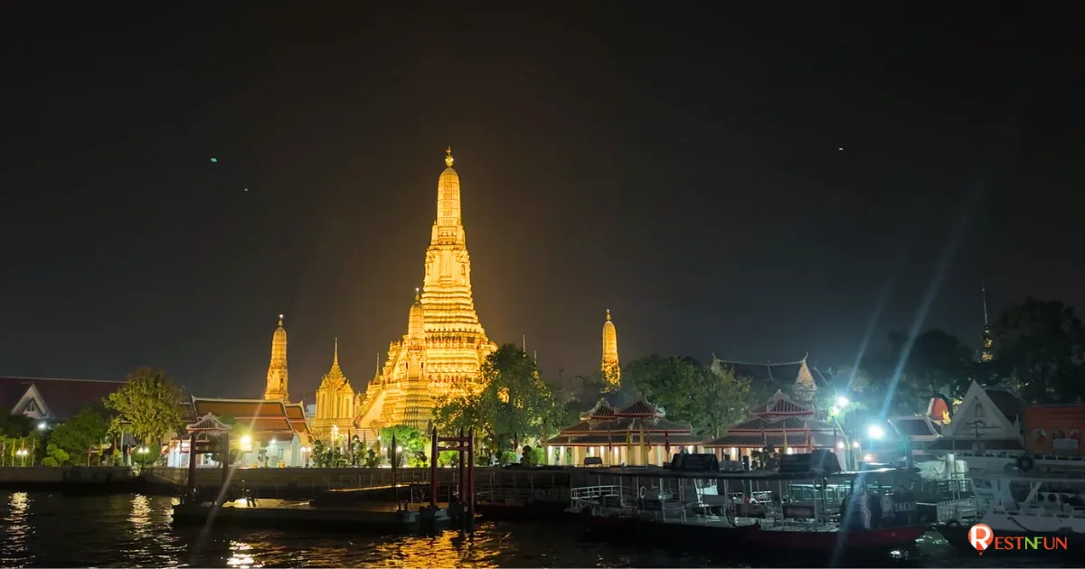 วิวของวัดอรุณราชวรารามสวยงามสุดๆไปเลย