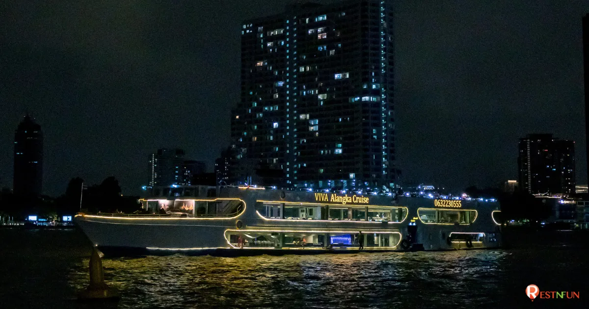 เรือดินเนอร์เจ้าพระยาวีว่า อลังกา ครูซ ลำใหญ่ หรูหรามาก