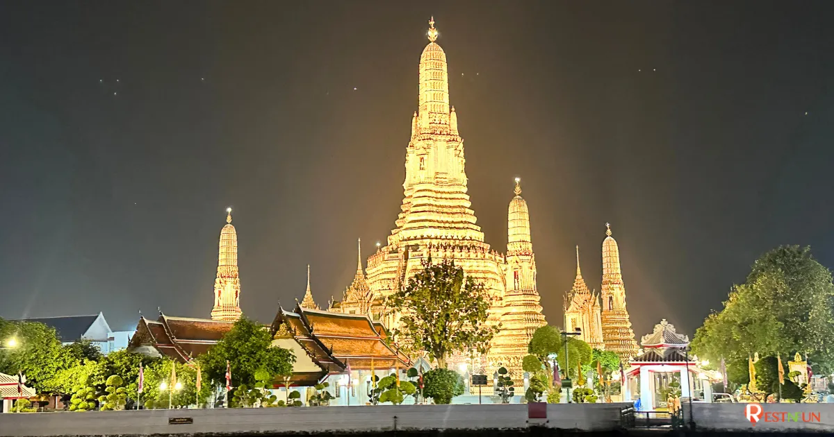 ชมวิวของวัดอรุณบนเรือดินเนอร์เจ้าพระยา Unicorn Cruise