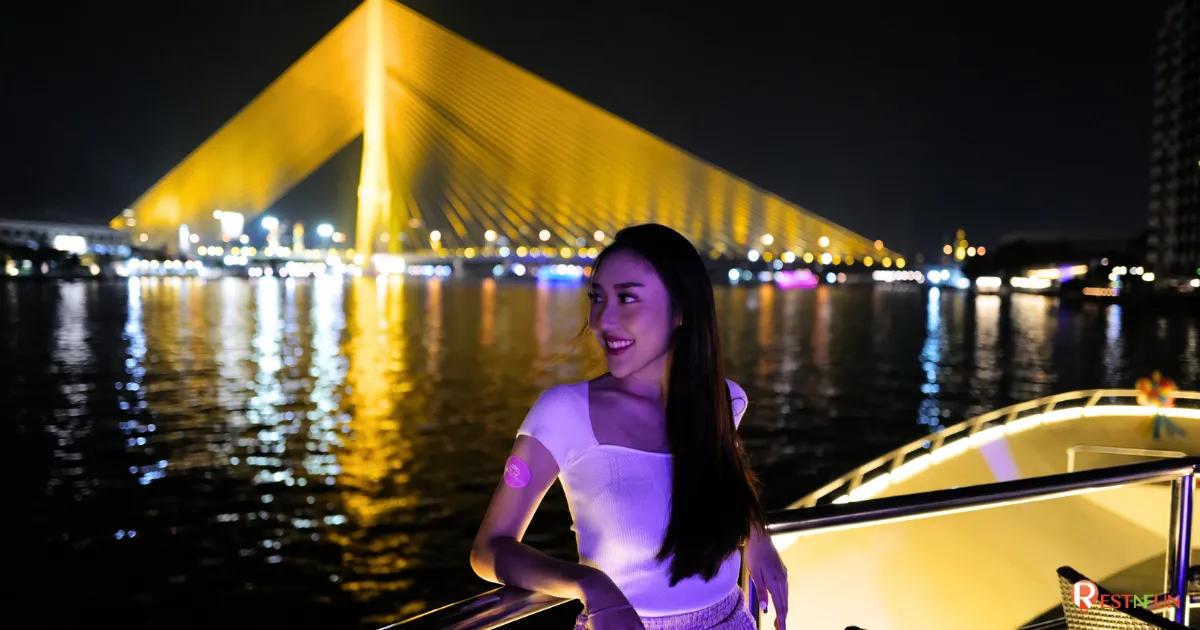 ล่องเรือเจ้าพระยาพร้อมถ่ายภาพกับสะพานพระราม 8