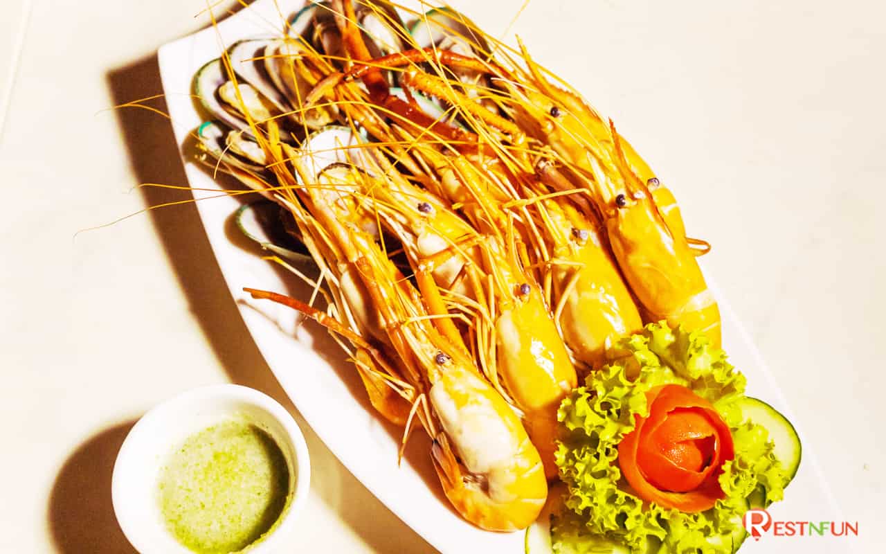 Grilled shrimp menu on Alangka Cruise
