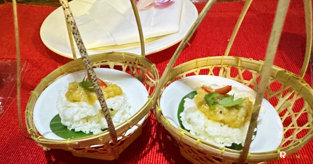 เมนูอาหารที่เสิร์ฟบนรถบัสของ Thai Bus Food Tour