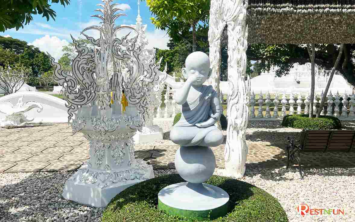 Visit the beauty of Wat Rong Khun