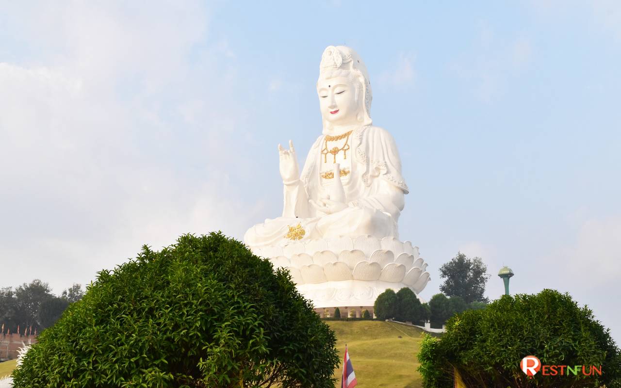 Beautiful atmosphere of Wat Huay Pla Kang