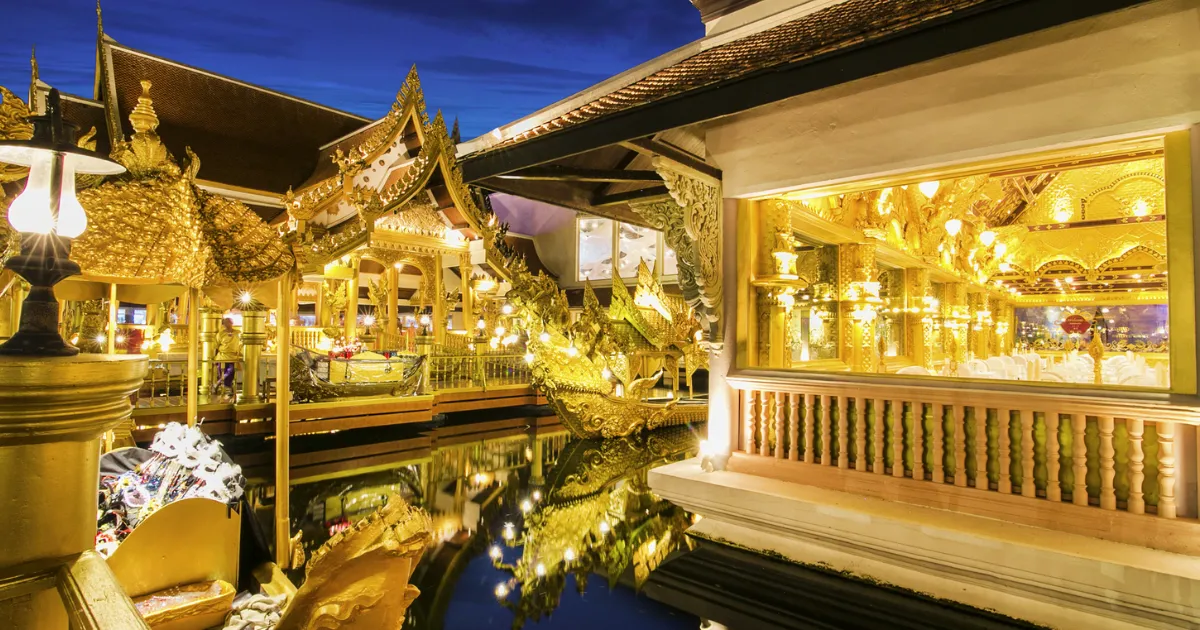 Phuket FantaSea มีการตกแต่งอย่างสวยงาม