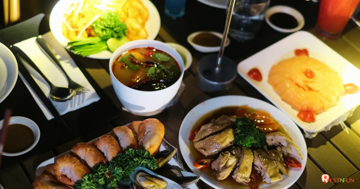 บุฟเฟ่ต์อาหารไทยและนานาชาติบนเรือ Royal Princess Cruise