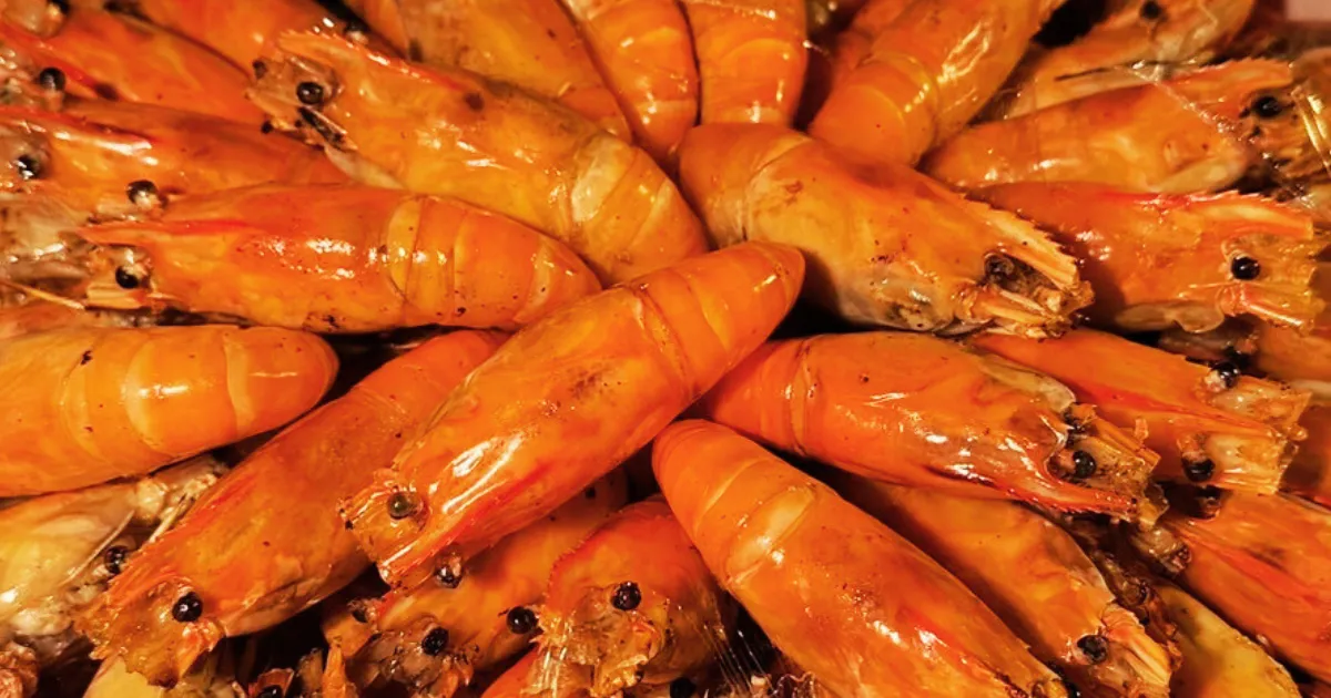 กุ้งแม่น้ำย่างตัวใหญ่ๆบนเรือสำราญบางกอกเจ้าพระยา ครูซ