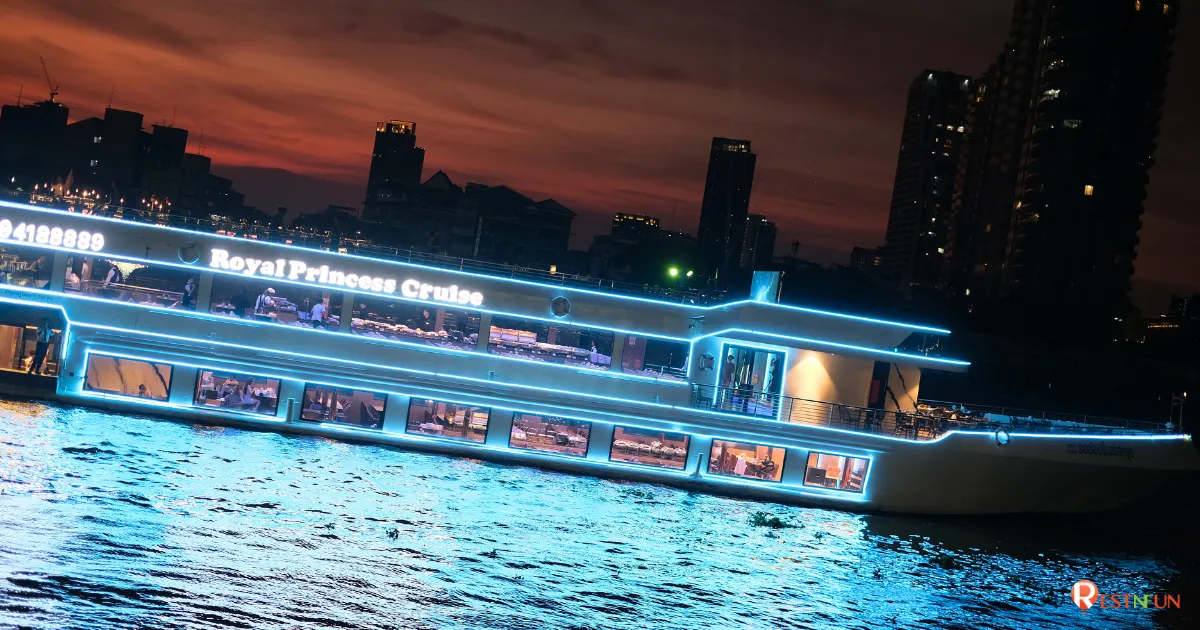 royal-princess-dinner-cruise-in-bangkok