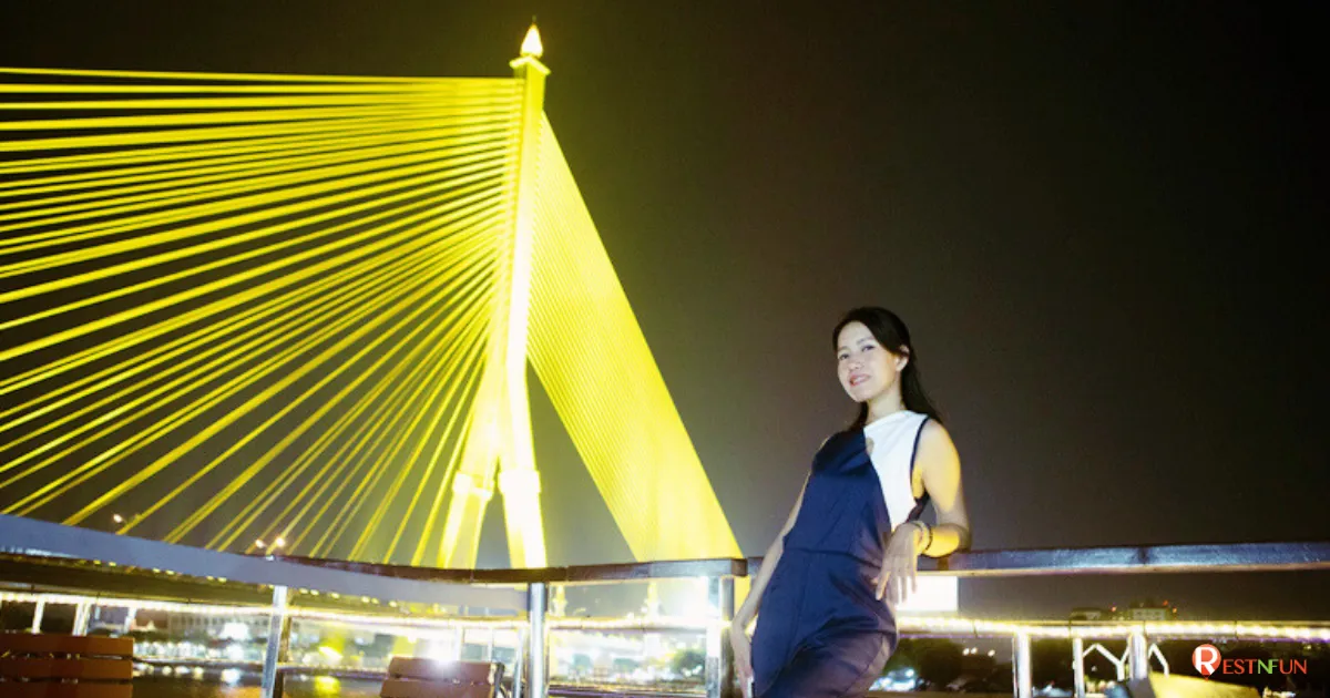 ชมวิวสะพานพระราม 8 จากเรือบุฟเฟ่ต์ไวท์ออร์คิด ริเวอร์ครูซส์