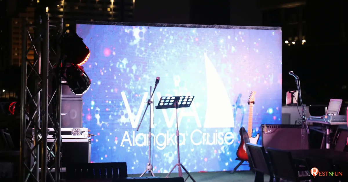 เวทีเล่นดนตรีสุดไพเราะบนเรือวีว่า อลังกา ครูซ