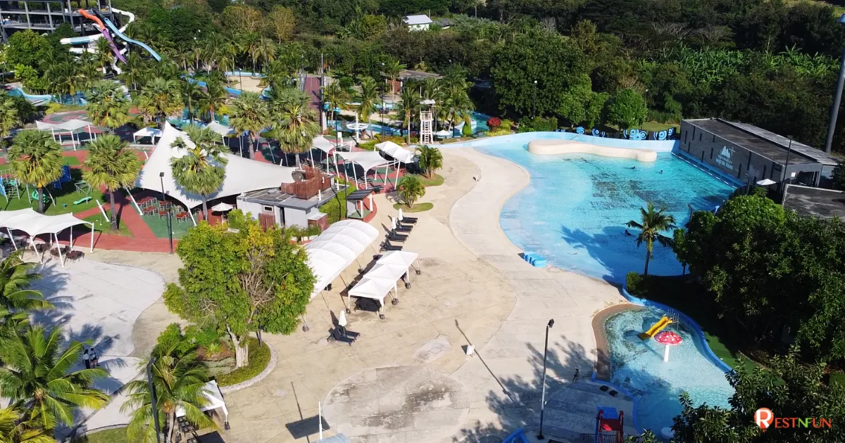 สระเล่นน้ำของสวนน้ำ Black Mountain Water Park