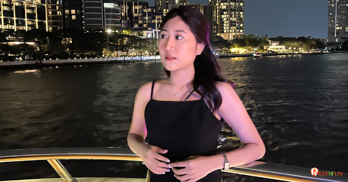มุมถ่ายภาพบนเรือบุฟเฟ่ต์เจ้าพระยา The Opulence