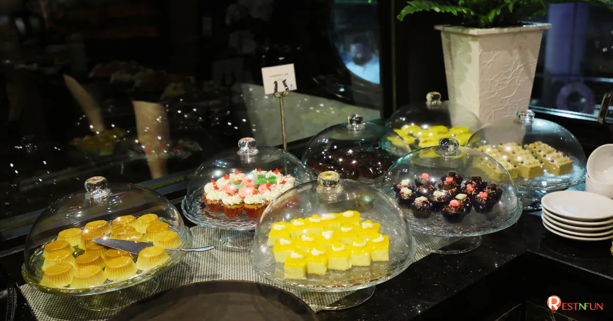 ขนมหวานบนเรือไวท์ออร์คิด ริเวอร์ครูซส์อร่อยมากๆเลย