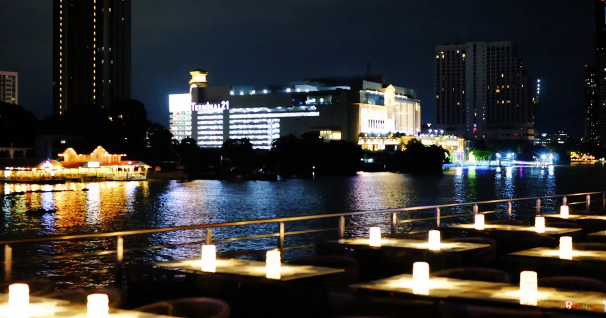 บรรยากาศบริเวณชั้นดาดฟ้าของเรือบุฟเฟ่ต์สวัสดีเจ้าพระยา