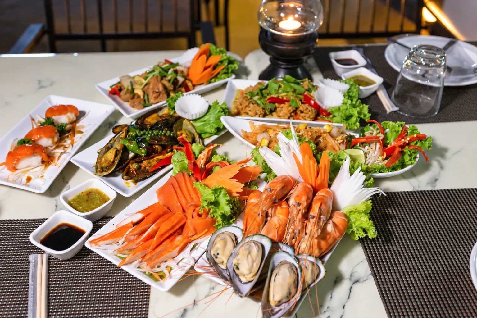 บุฟเฟ่ต์เสิร์ฟบนเรือสำราญวีว่า อลังกา ครูซ เมนูหลากหลาย