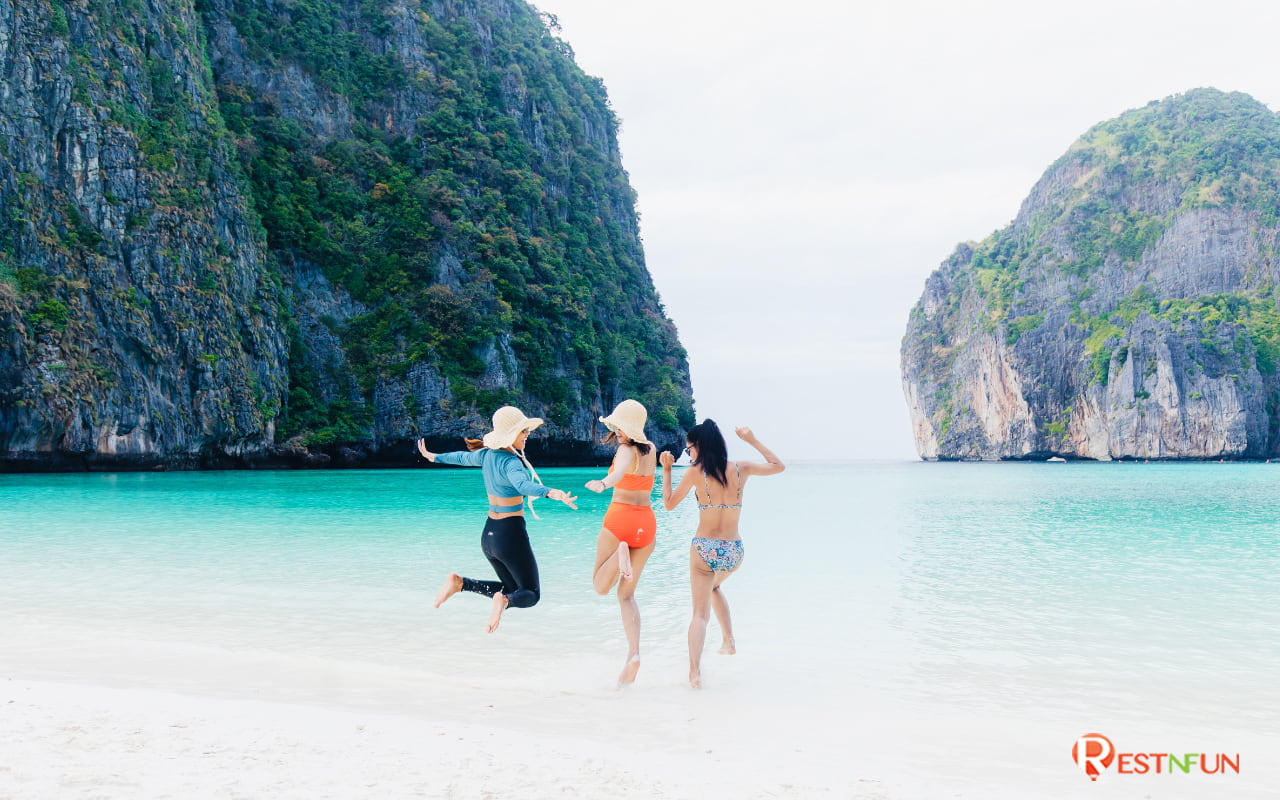 Travel and relax at Maya Bay