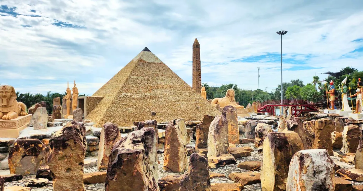 พีระมิดทะเลทราย โซนใหม่สวนนงนุช พัทยา