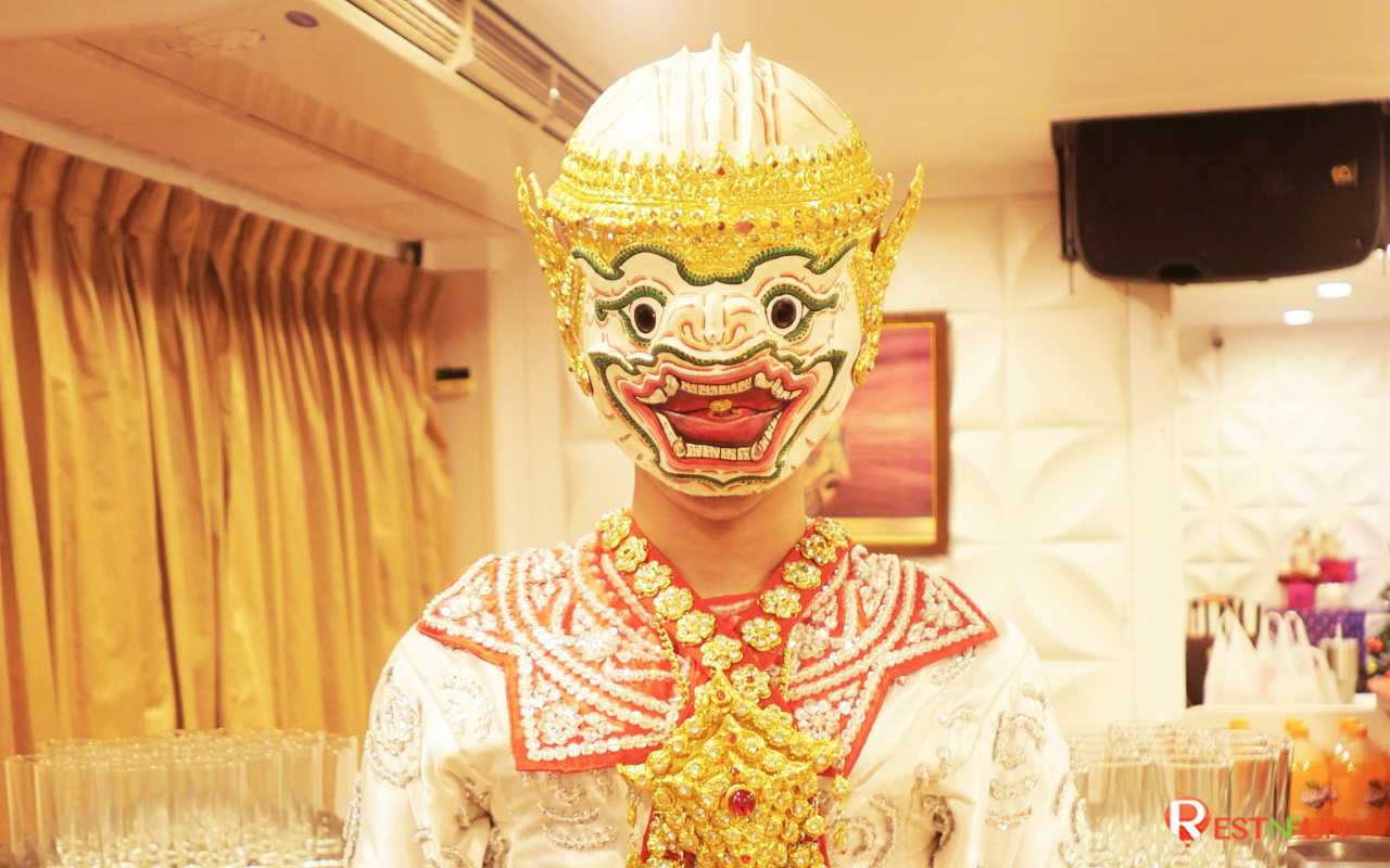 Beautiful Thai cultural performance on a cruise ship