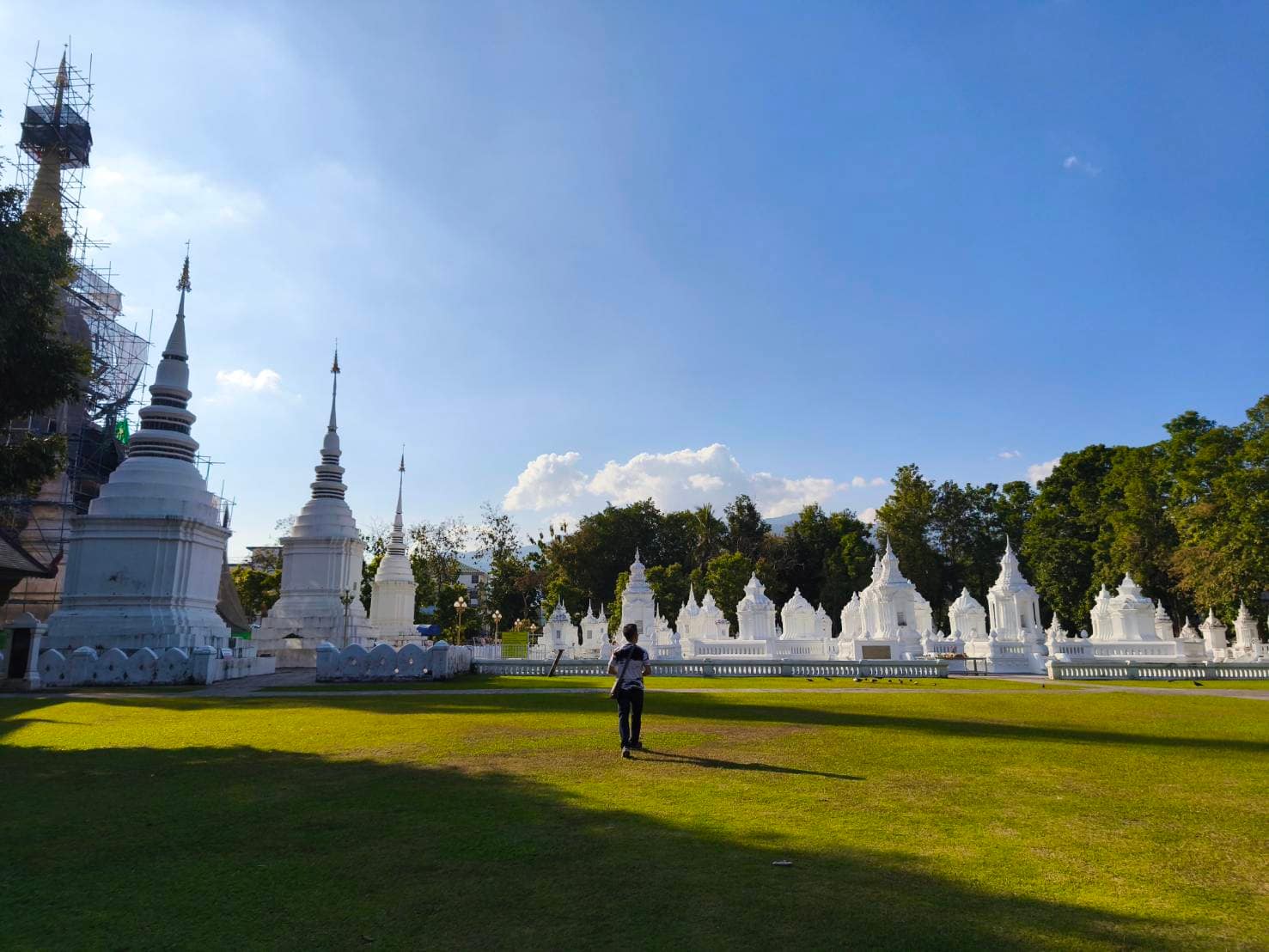 Worship tour to 9 temples in Chiang Mai, special price