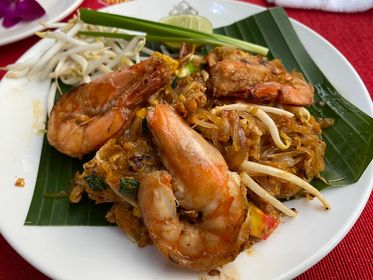 Thai Bus Food Tour review