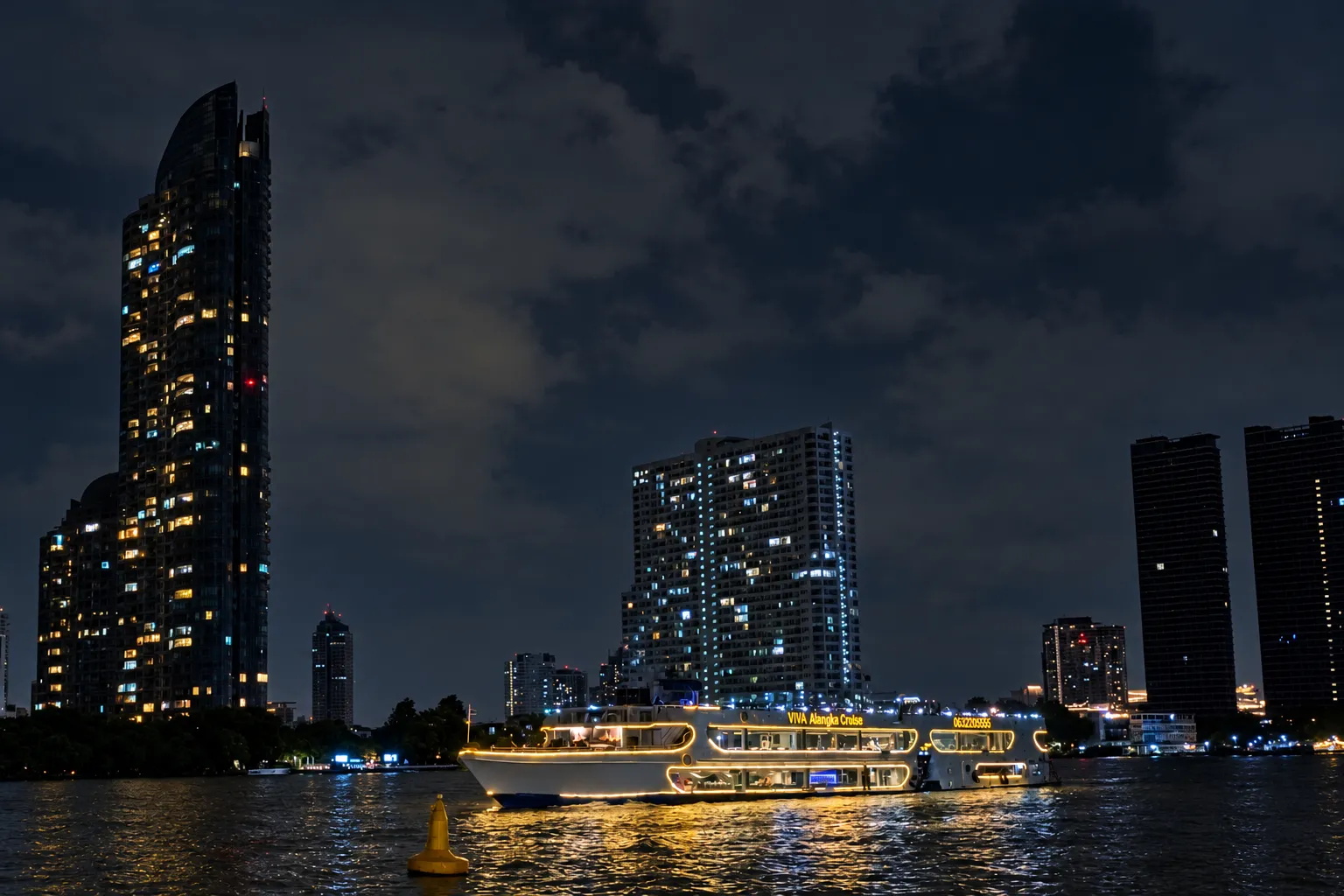 ล่องเรือแม่น้ำเจ้าพระยาวีว่า อลังกา ดินเนอร์ ครูซ เรือสวยงามมาก