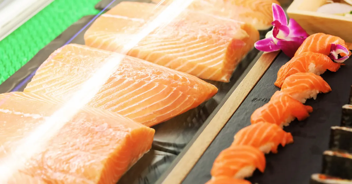 อิ่มอร่อยกับเมนูแซลมอนแบบไม่อั้นบนเรือดินเนอร์สวัสดีเจ้าพระยา