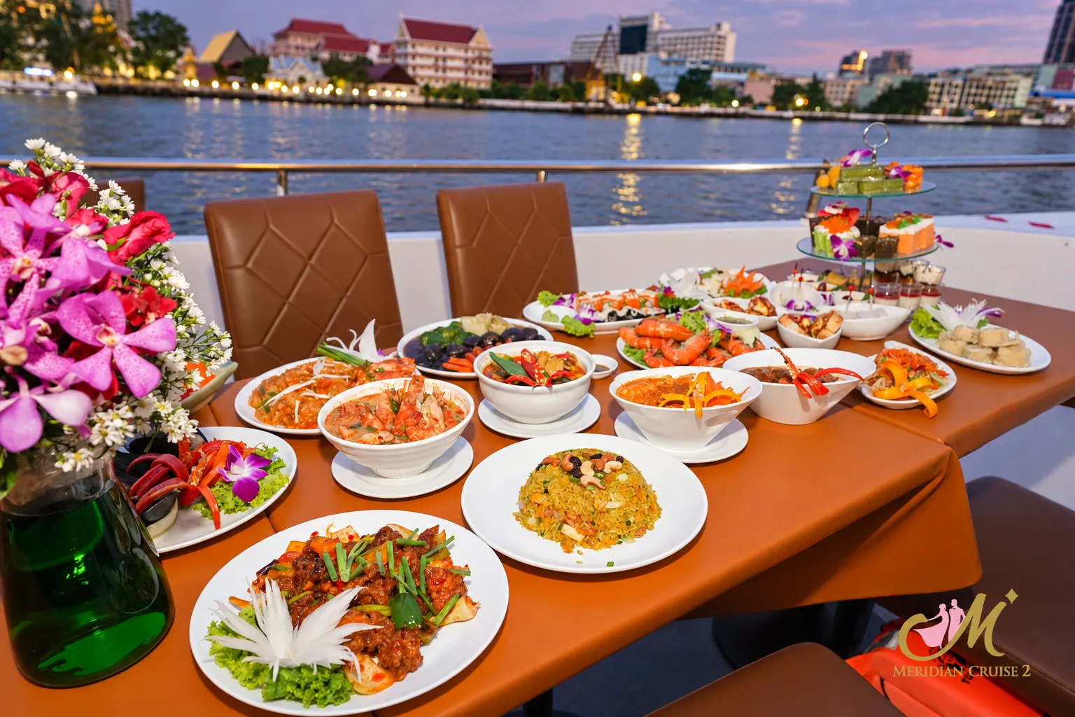 เซตอาหารเสิร์ฟบนเรือบุฟเฟ่ต์เจ้าพระยาเมอริเดียน ครูซ