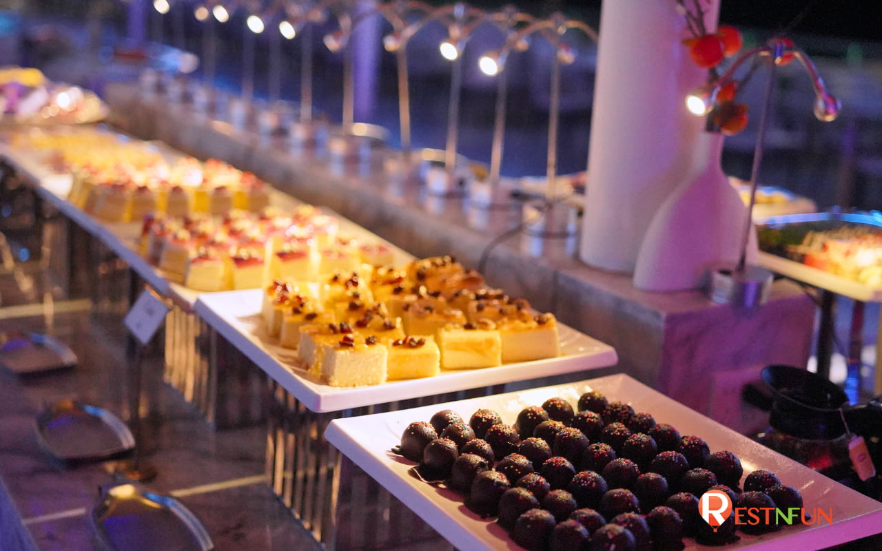 Dessert menu on the Chao Phraya River Cruise, (Royal Galaxy Cruise)