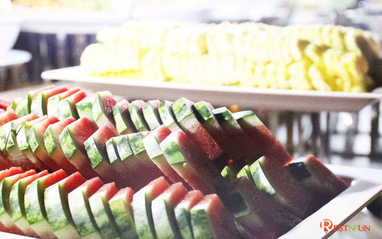 There is a wide selection of fruit available on the Viva Alangka Cruise
