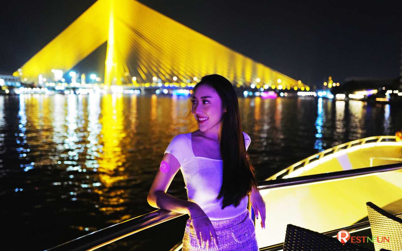 Take a cruise on the Chao Phraya River There are many different angles to take photos, very beautiful