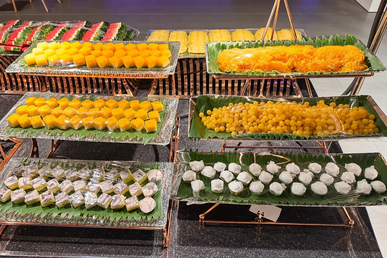 เมนูขนมหวาน มีให้เลือกเยอะมาก อร่อยสุด บนเรือบางกอกเจ้าพระยาครูซ