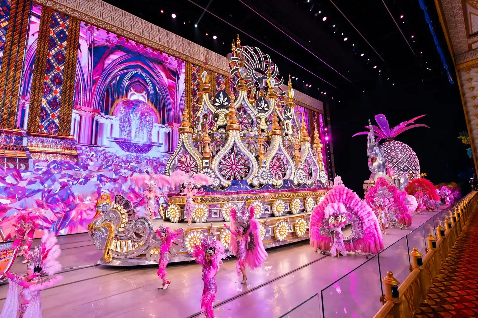โชว์ขบวนพาเหรดริเวอร์คาร์นิวัล สวยมาก อลังการด้วย